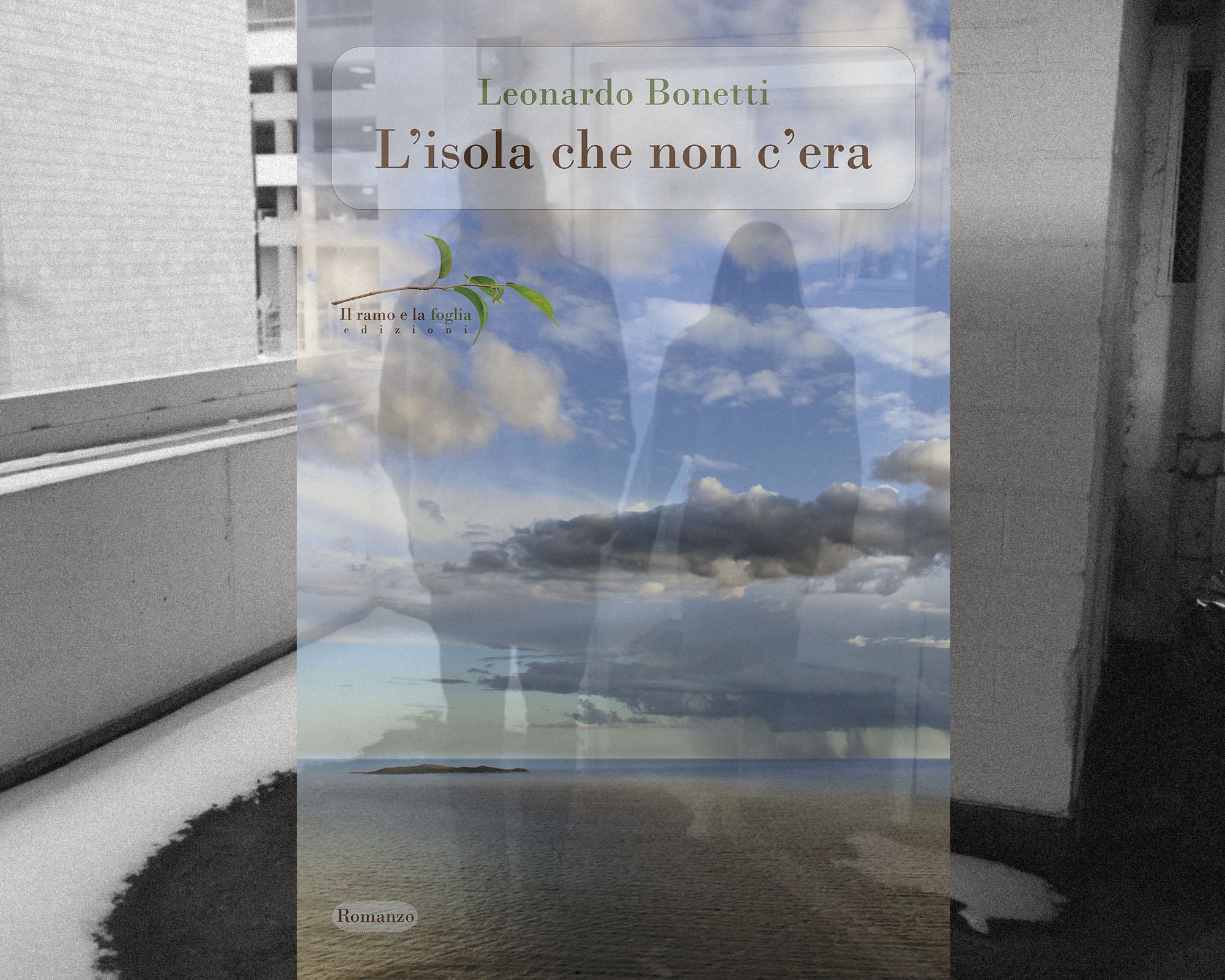 Fotografia in bn di Devon Divine SenO PhyumY da Unsplash e copertina di “L’isola che non c’era”