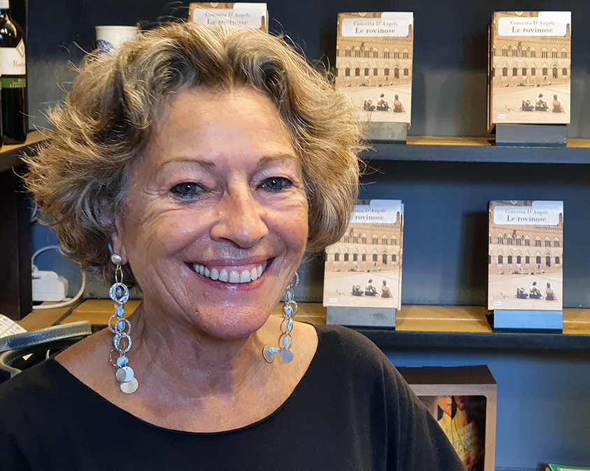 Concetta D’Angeli in uno scatto di Roberto Maggiani a Roma presso la Libreria Eli